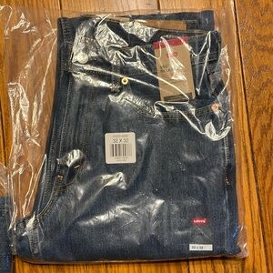 Brand new with tags 550 Levi men’s jeans 32x32